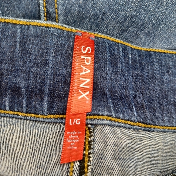 SPANX Distressed Ankle Skinny Jeans, Medium Wash Distressed Large Style 20203R - Picture 13 of 13